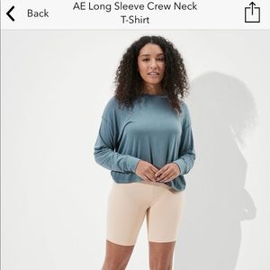 AE long sleeve crop top